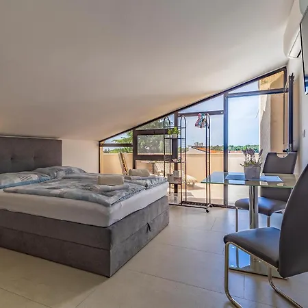 Awesome In Medulin With Wifi Apartment