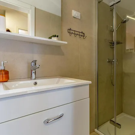 Awesome In Medulin With Wifi Apartment *