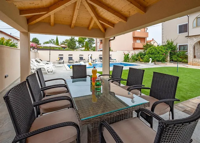 Apartamento Awesome In With Wifi